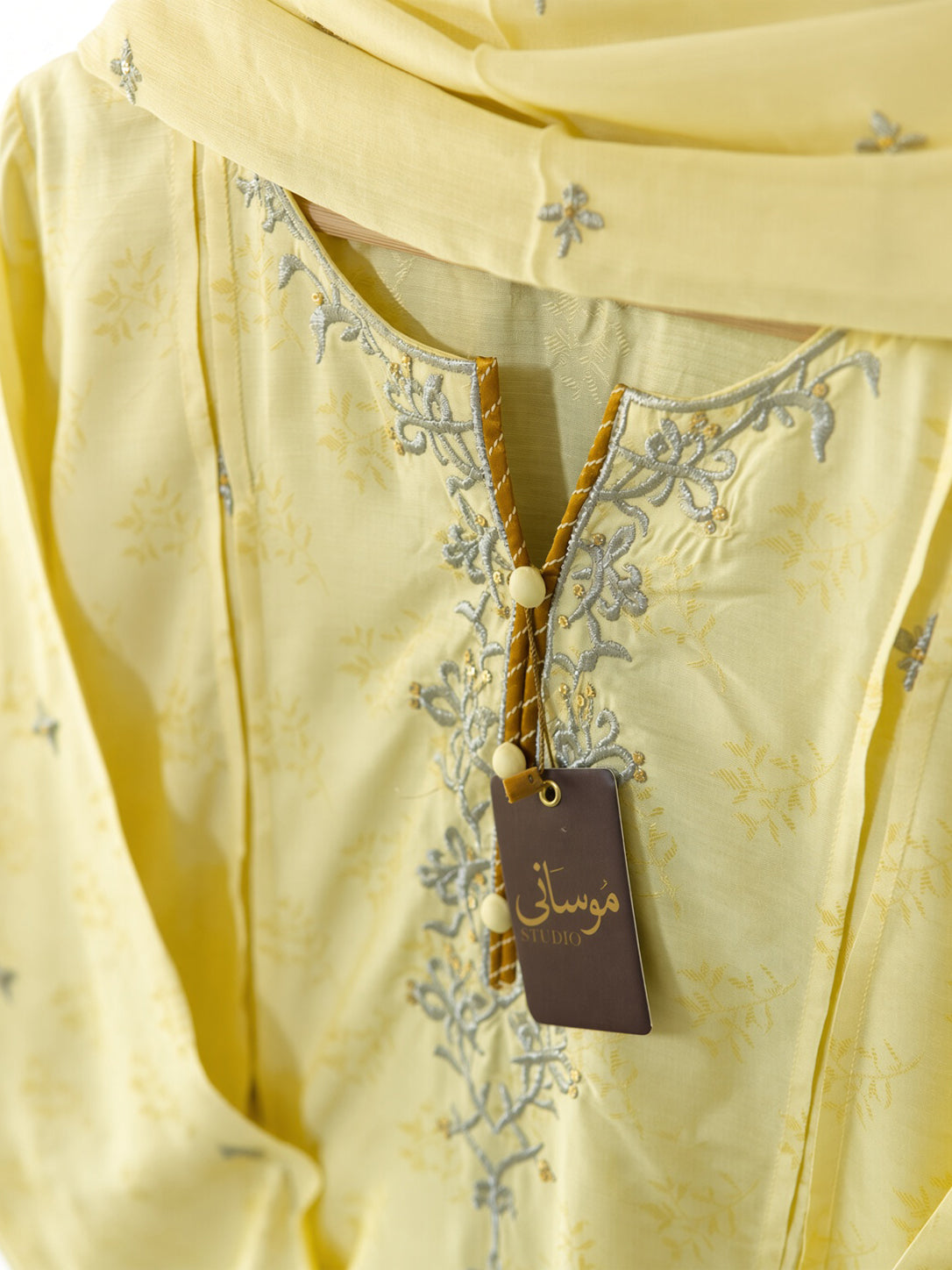 Élan Soft Lemon embroidered 3-piece viscose jacquard suit by Moosani Studio
