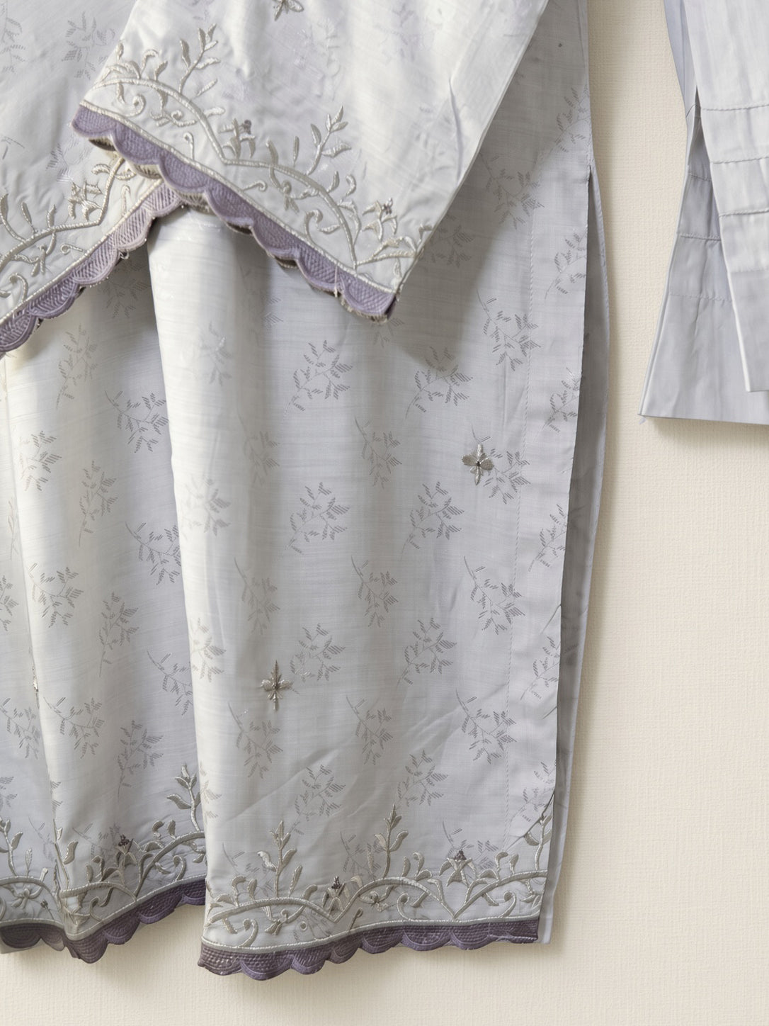 Élan Dusty Lilac embroidered 3-piece viscose jacquard suit by Moosani Studio